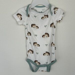 Kyte BABY White One-Piece with Sage Trim & Hedgehog Print